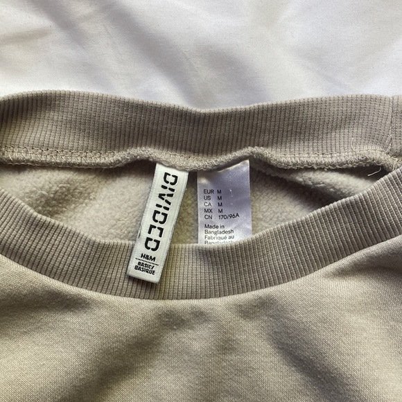 H&M Sweater - Picture 2 of 2